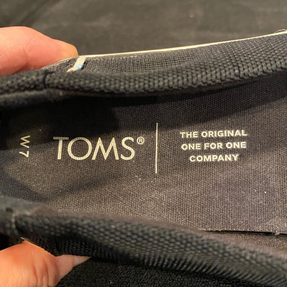 Toms black canvas slip on shoes women’s size‎ 7 - Picture 5 of 7